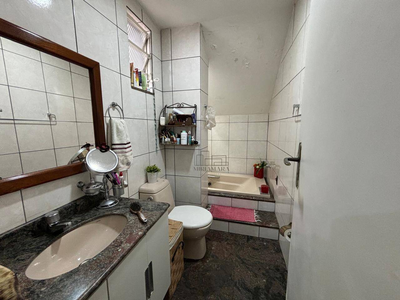 Apartamento à venda com 3 quartos, 145m² - Foto 3