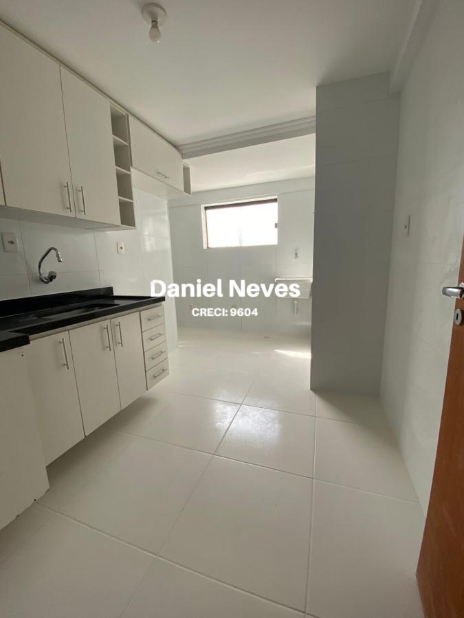 Apartamento à venda com 2 quartos, 70m² - Foto 3