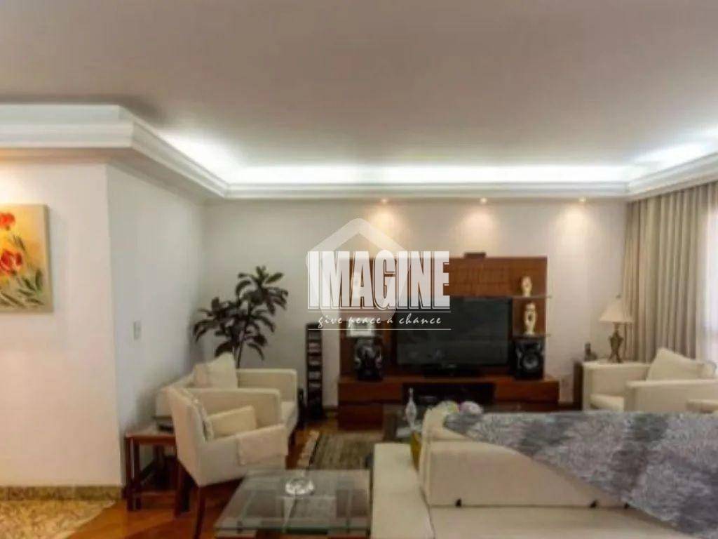 Apartamento à venda com 3 quartos, 210m² - Foto 2