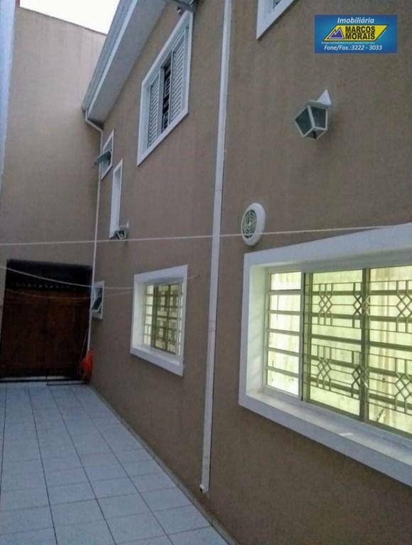 Casa à venda com 3 quartos, 242m² - Foto 4