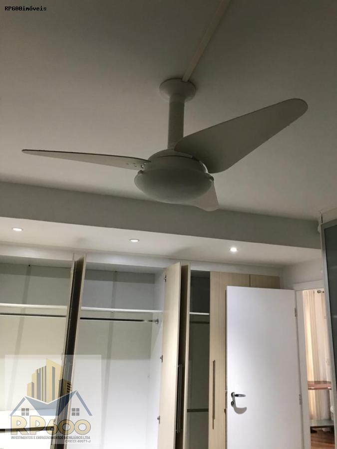 Apartamento para alugar com 3 quartos, 98m² - Foto 24