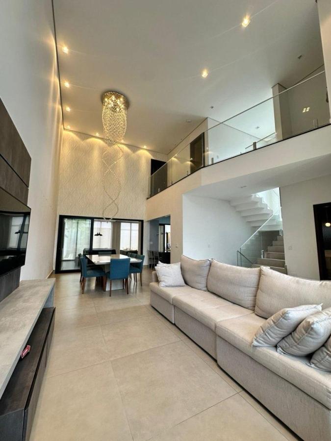 Casa de Condomínio à venda com 3 quartos, 357m² - Foto 2