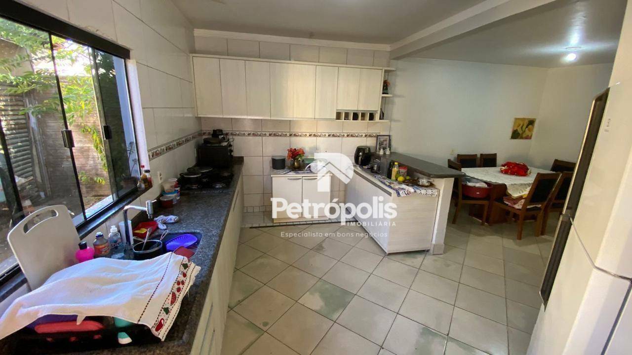 Casa à venda com 2 quartos, 170m² - Foto 8