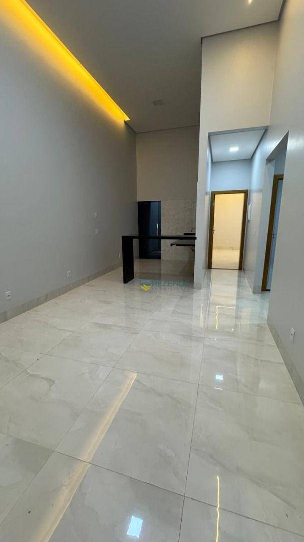 Casa à venda com 3 quartos, 98m² - Foto 2