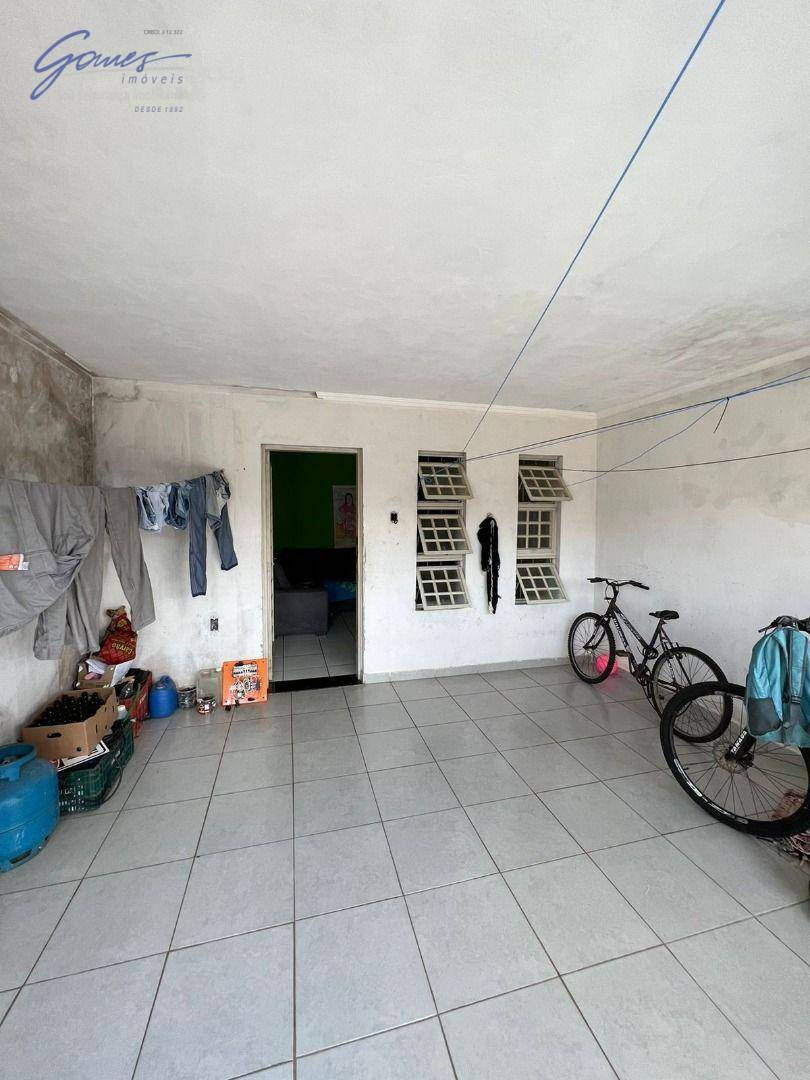 Casa à venda com 2 quartos, 70m² - Foto 8