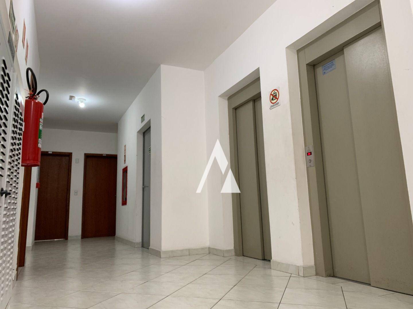 Apartamento à venda com 3 quartos, 93m² - Foto 2