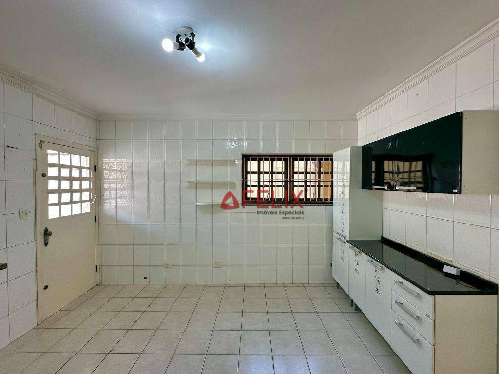 Sobrado à venda e aluguel com 3 quartos, 175m² - Foto 13