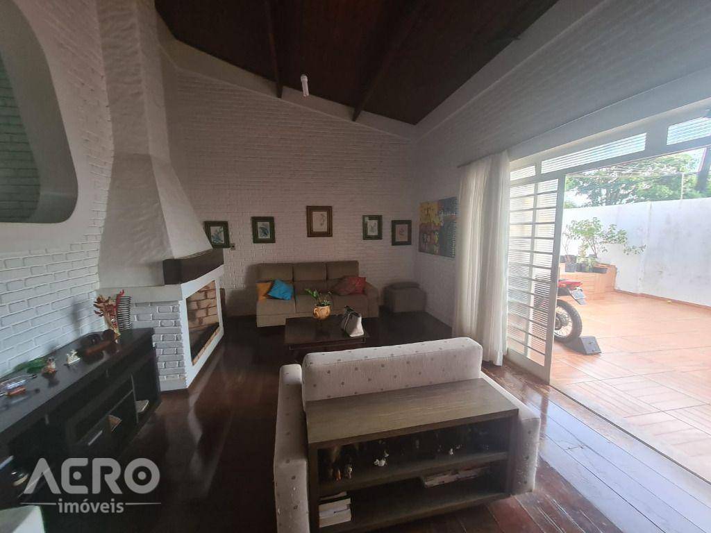 Casa à venda com 3 quartos, 184m² - Foto 25