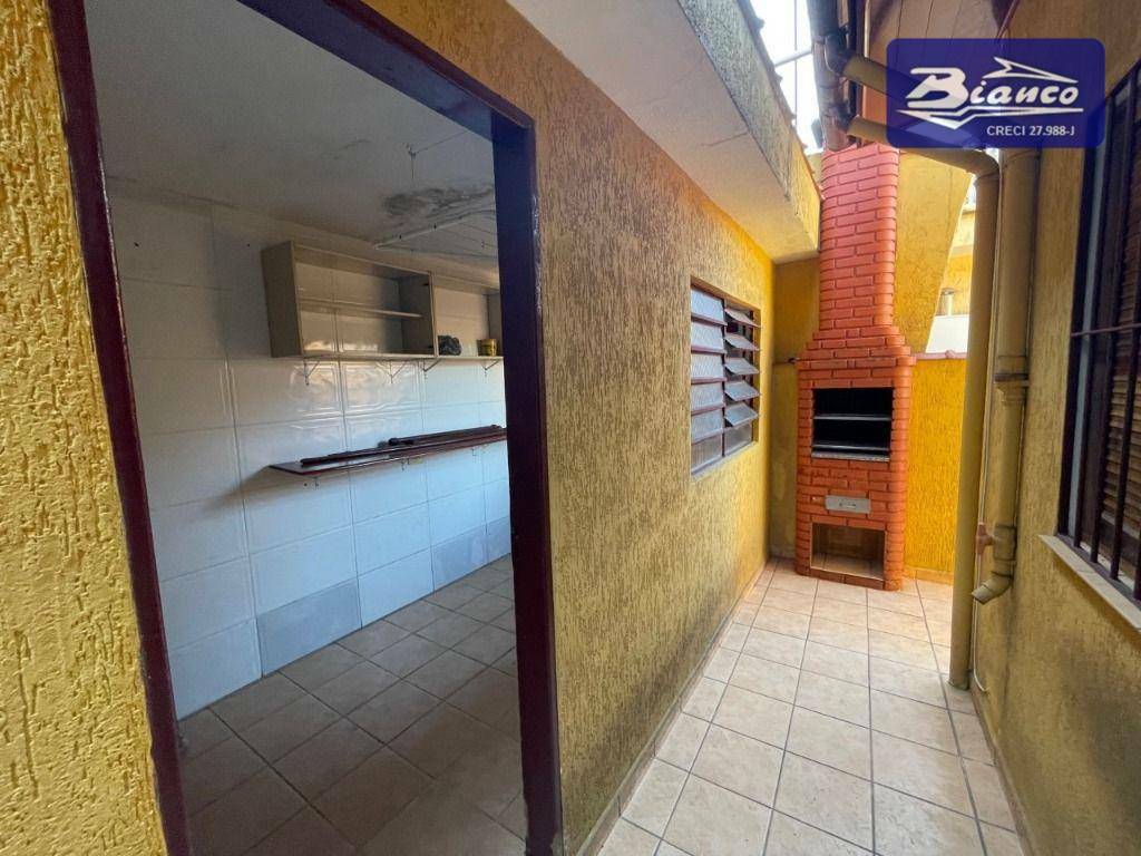 Casa para alugar com 3 quartos, 96m² - Foto 17