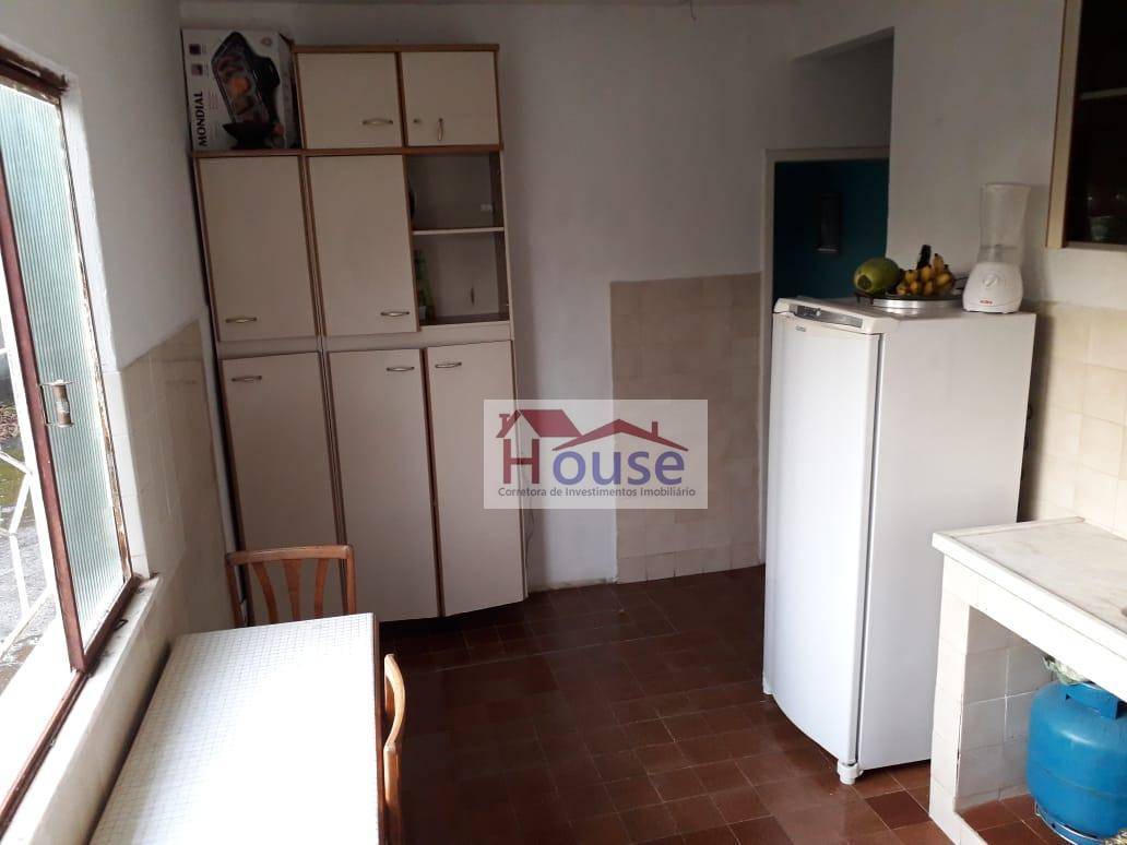 Casa à venda com 3 quartos, 107m² - Foto 11