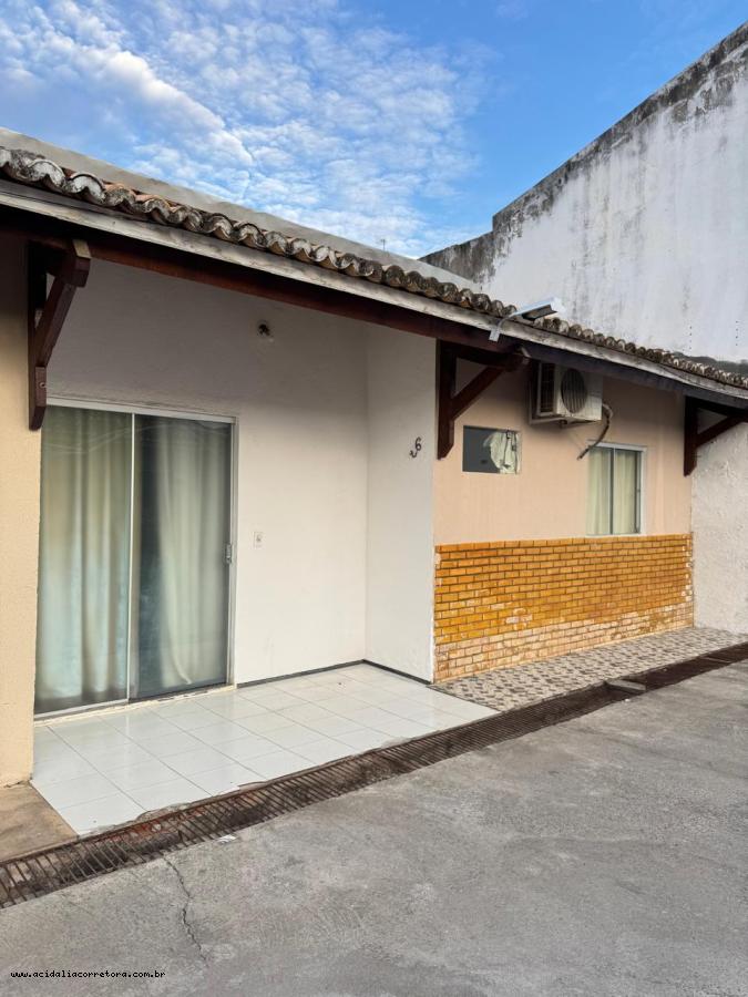 Casa à venda com 2 quartos, 65m² - Foto 1