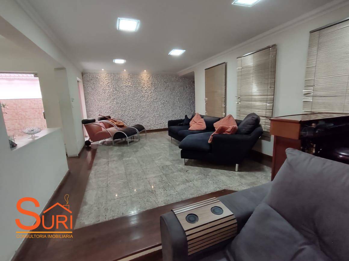 Casa à venda com 3 quartos, 320m² - Foto 1