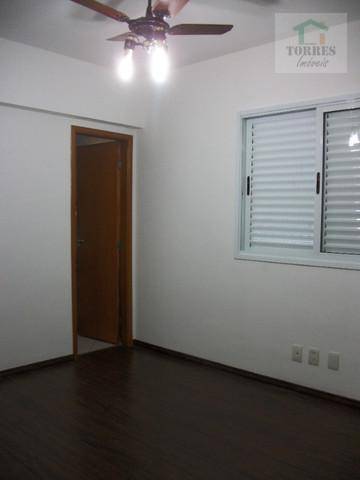 Apartamento à venda com 2 quartos, 65m² - Foto 10