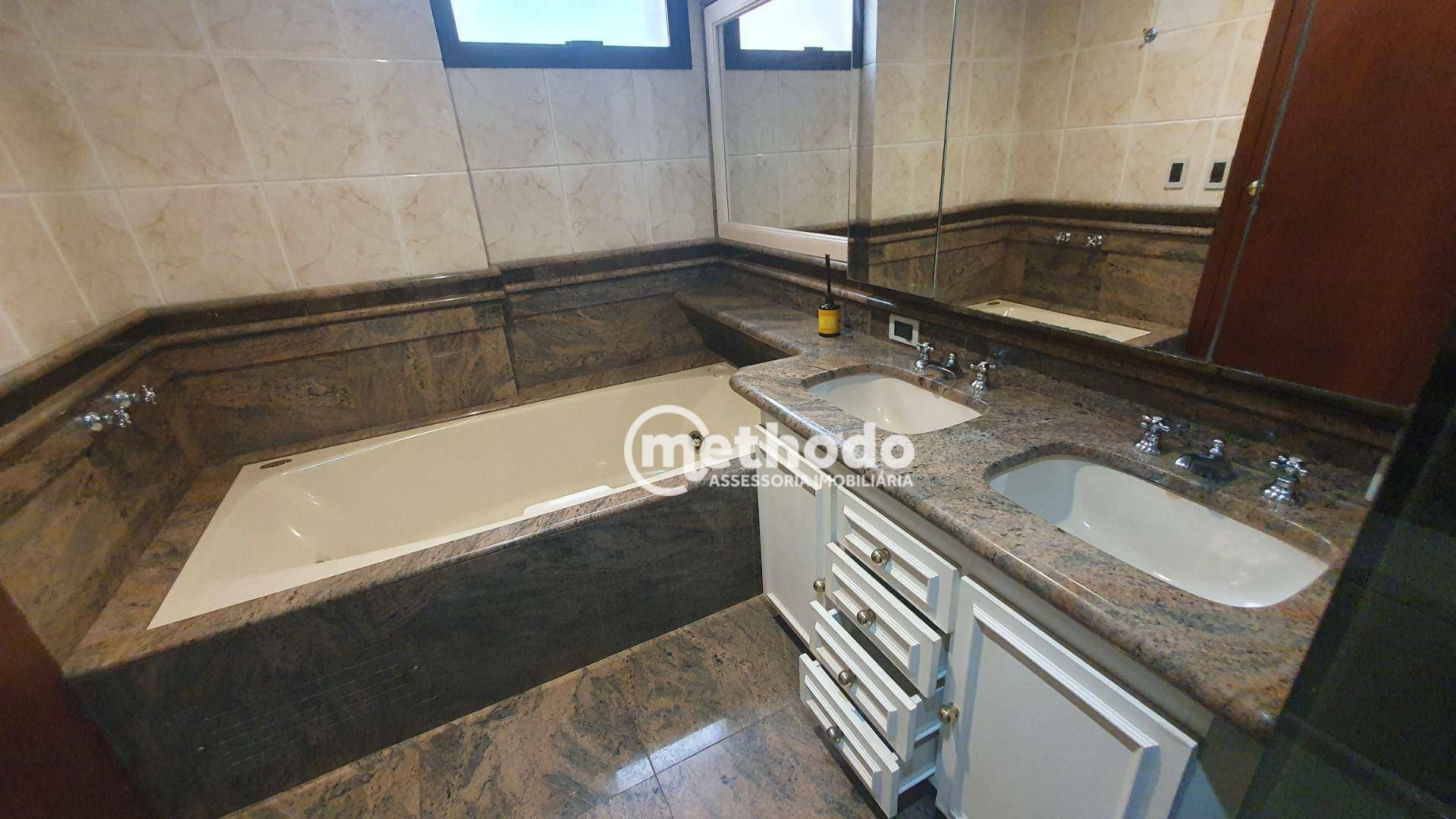 Apartamento para alugar com 4 quartos, 235m² - Foto 42