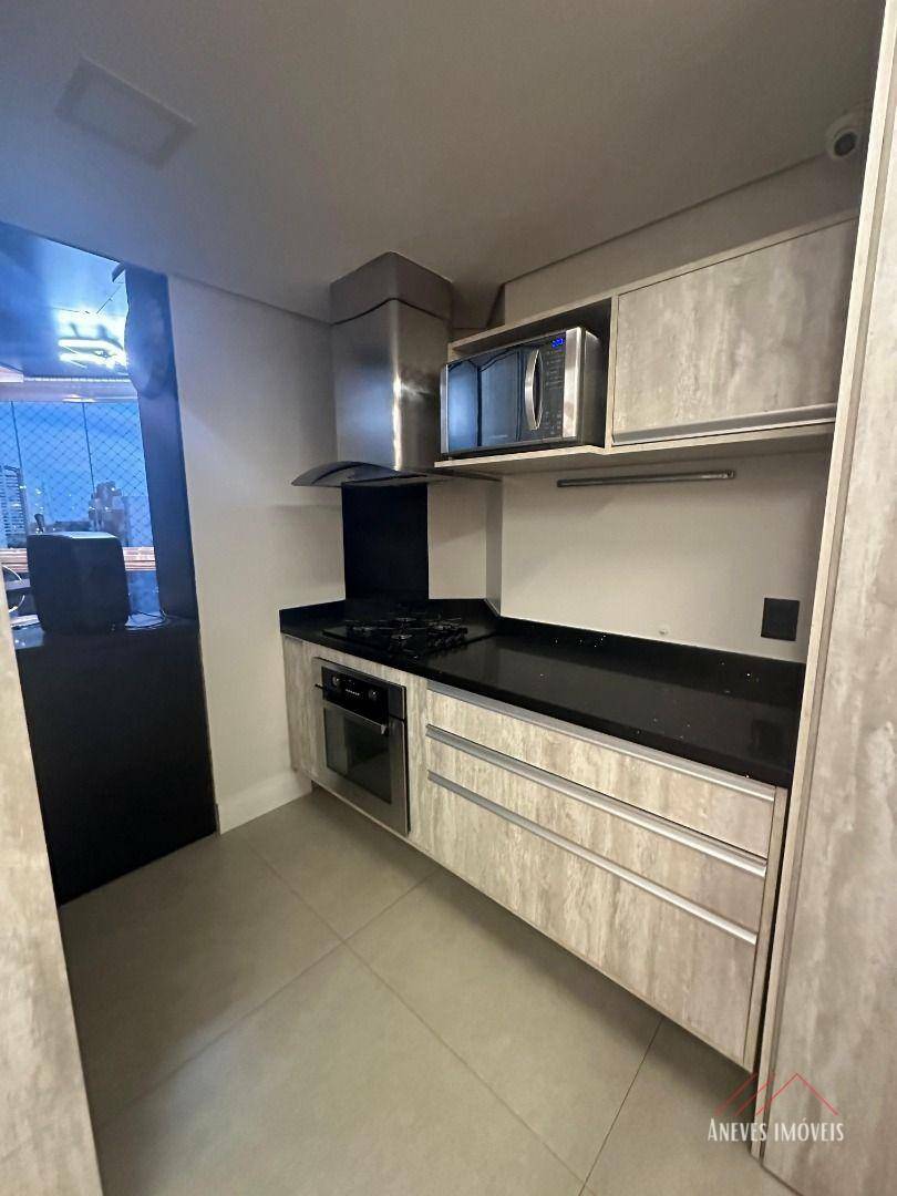 Apartamento à venda com 3 quartos, 150m² - Foto 7