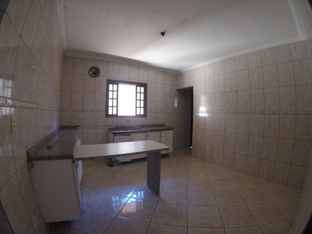 Casa à venda com 2 quartos, 300m² - Foto 13