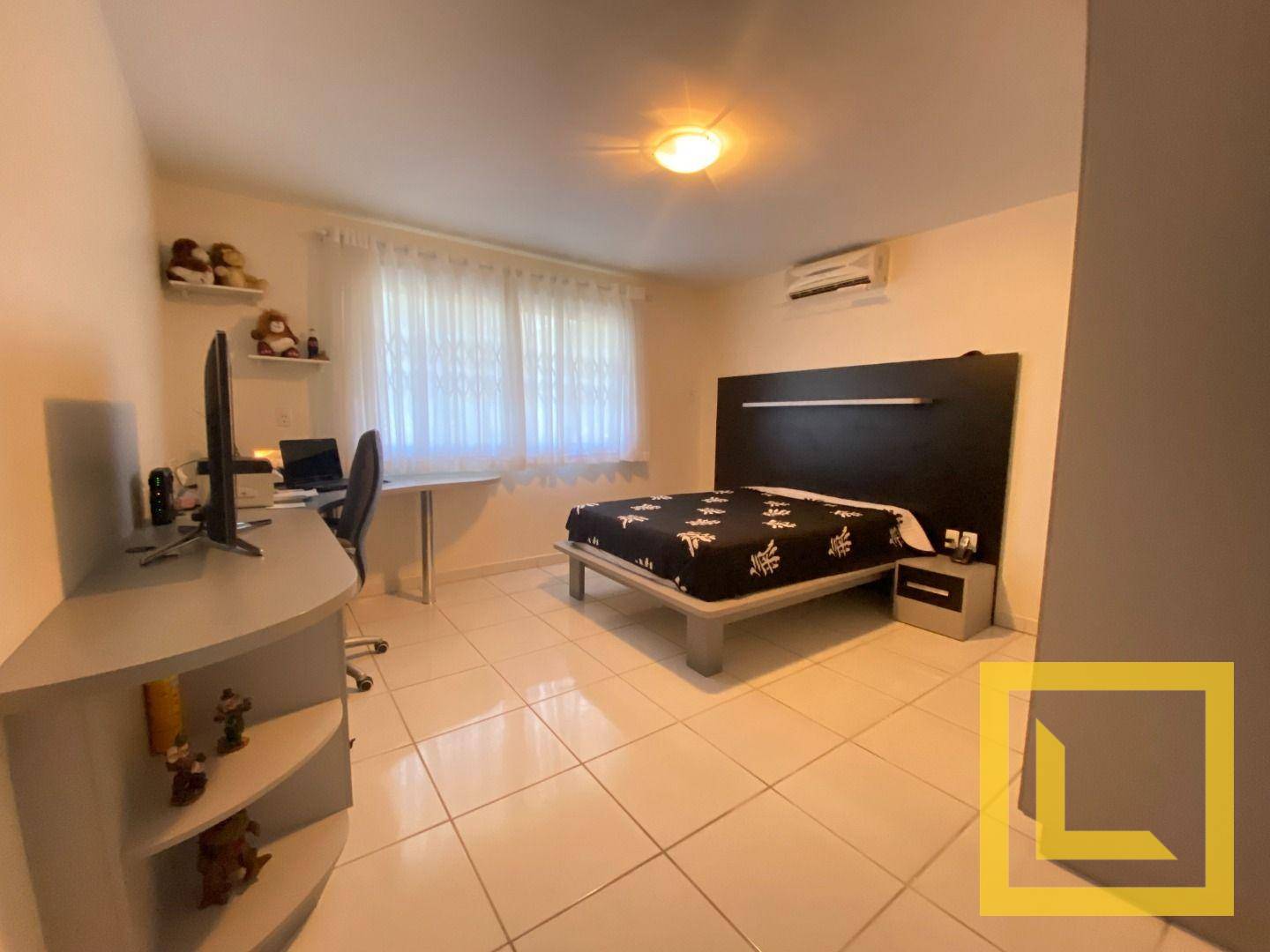 Casa à venda com 3 quartos, 310m² - Foto 10