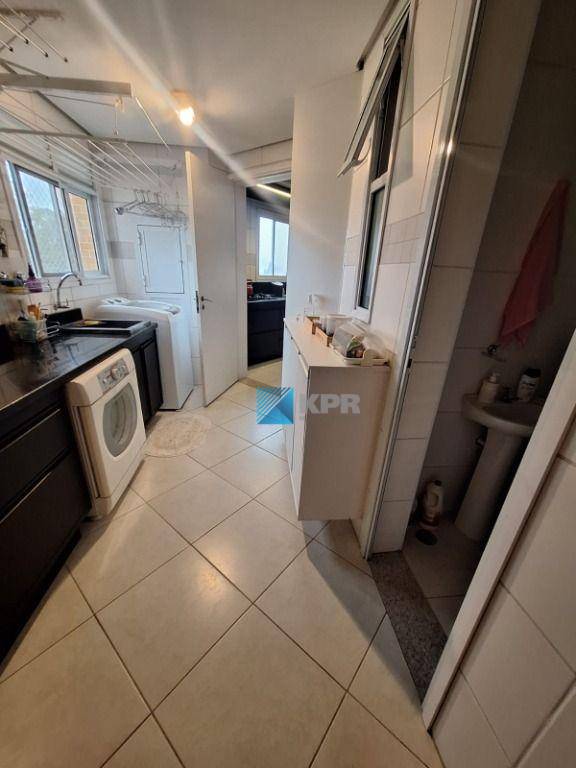 Apartamento para alugar com 3 quartos, 180m² - Foto 30