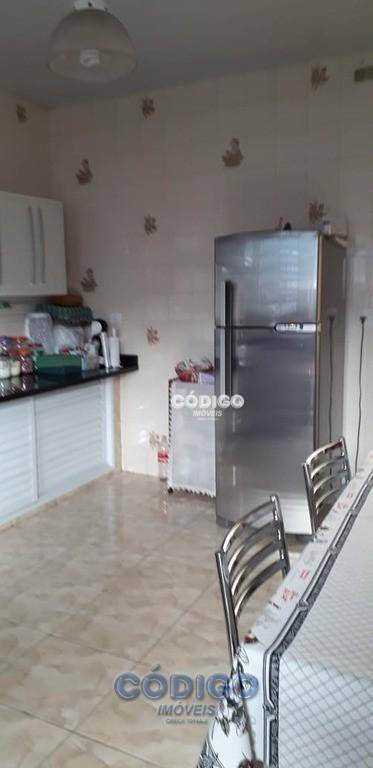 Sobrado à venda com 4 quartos, 250m² - Foto 12