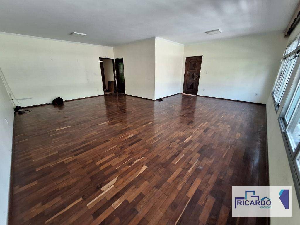 Casa à venda com 4 quartos, 300m² - Foto 12