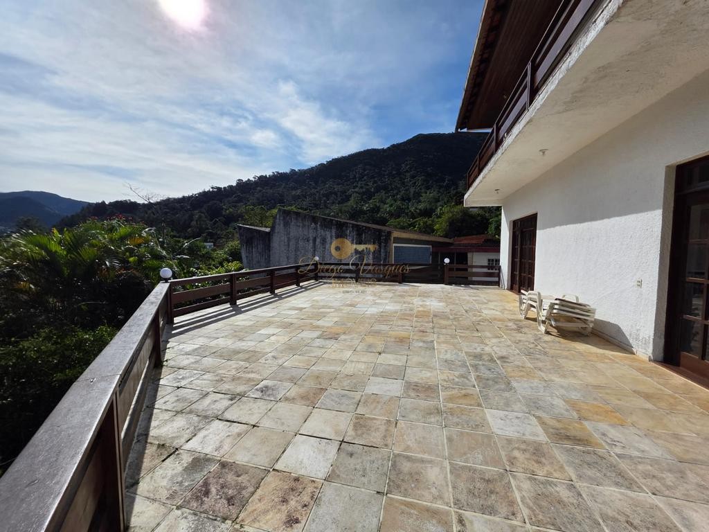 Casa de Condomínio para alugar com 4 quartos, 330m² - Foto 5