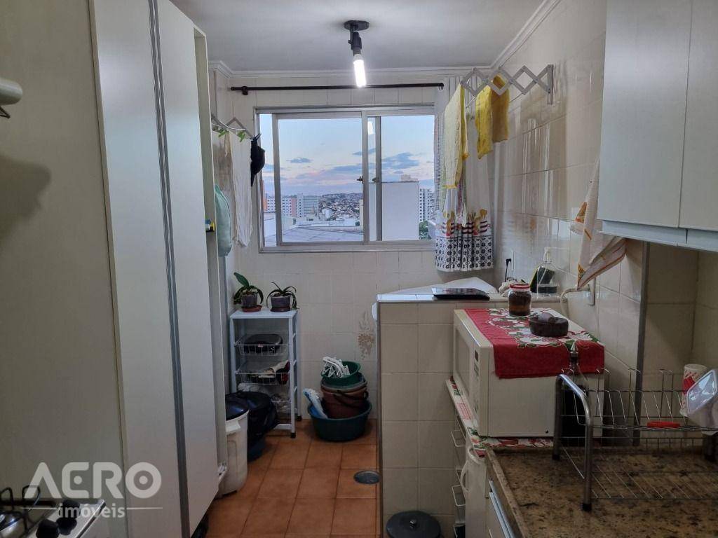 Apartamento à venda com 2 quartos, 60m² - Foto 4