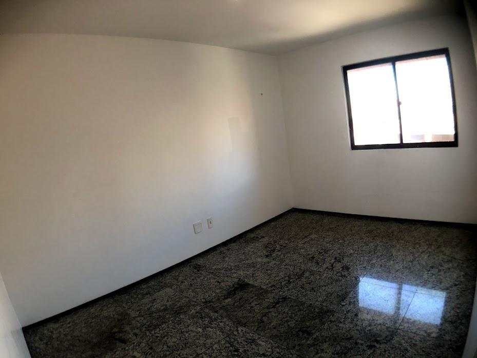 Apartamento à venda com 3 quartos, 153m² - Foto 4