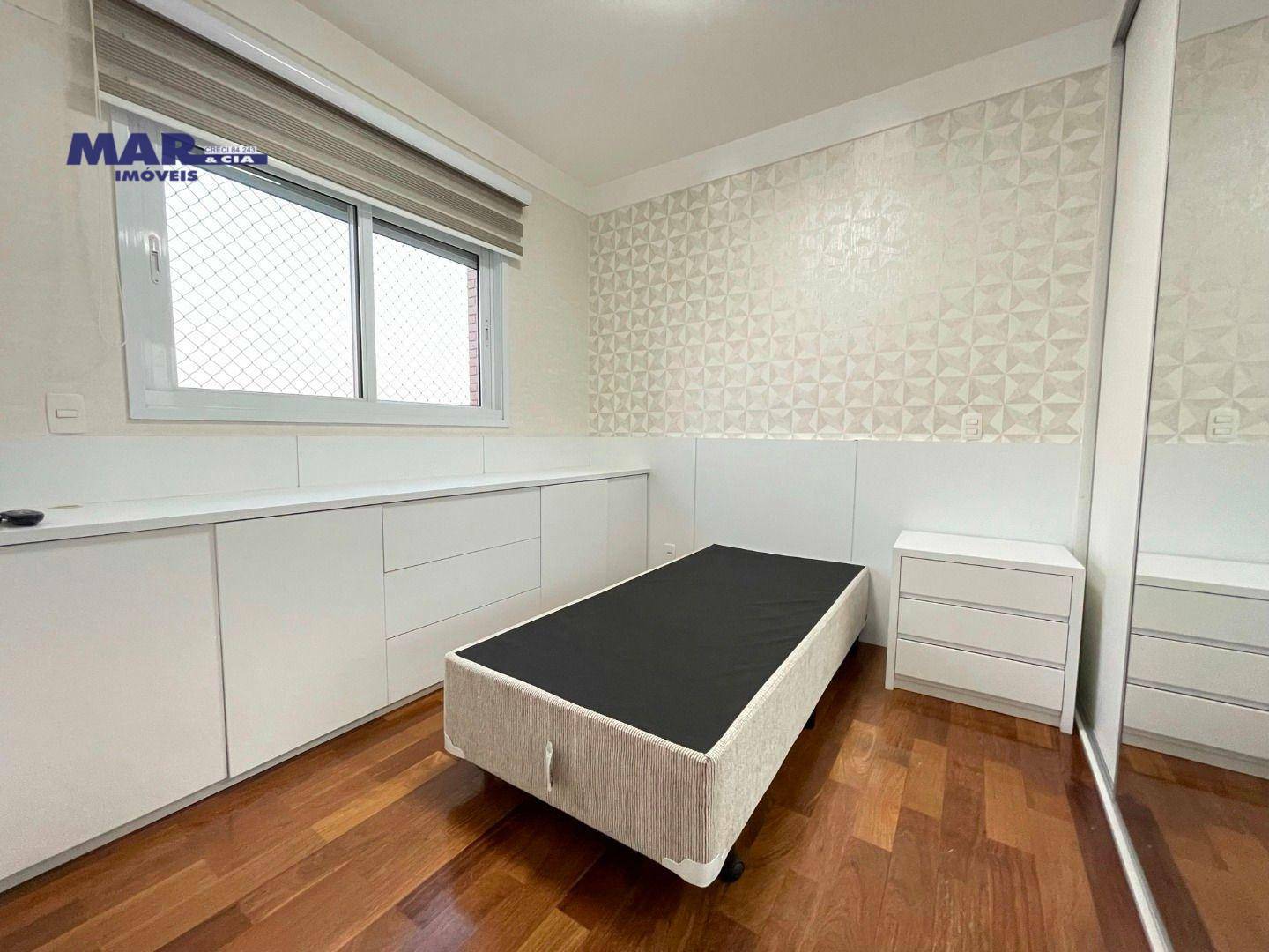 Apartamento à venda com 4 quartos, 200m² - Foto 15