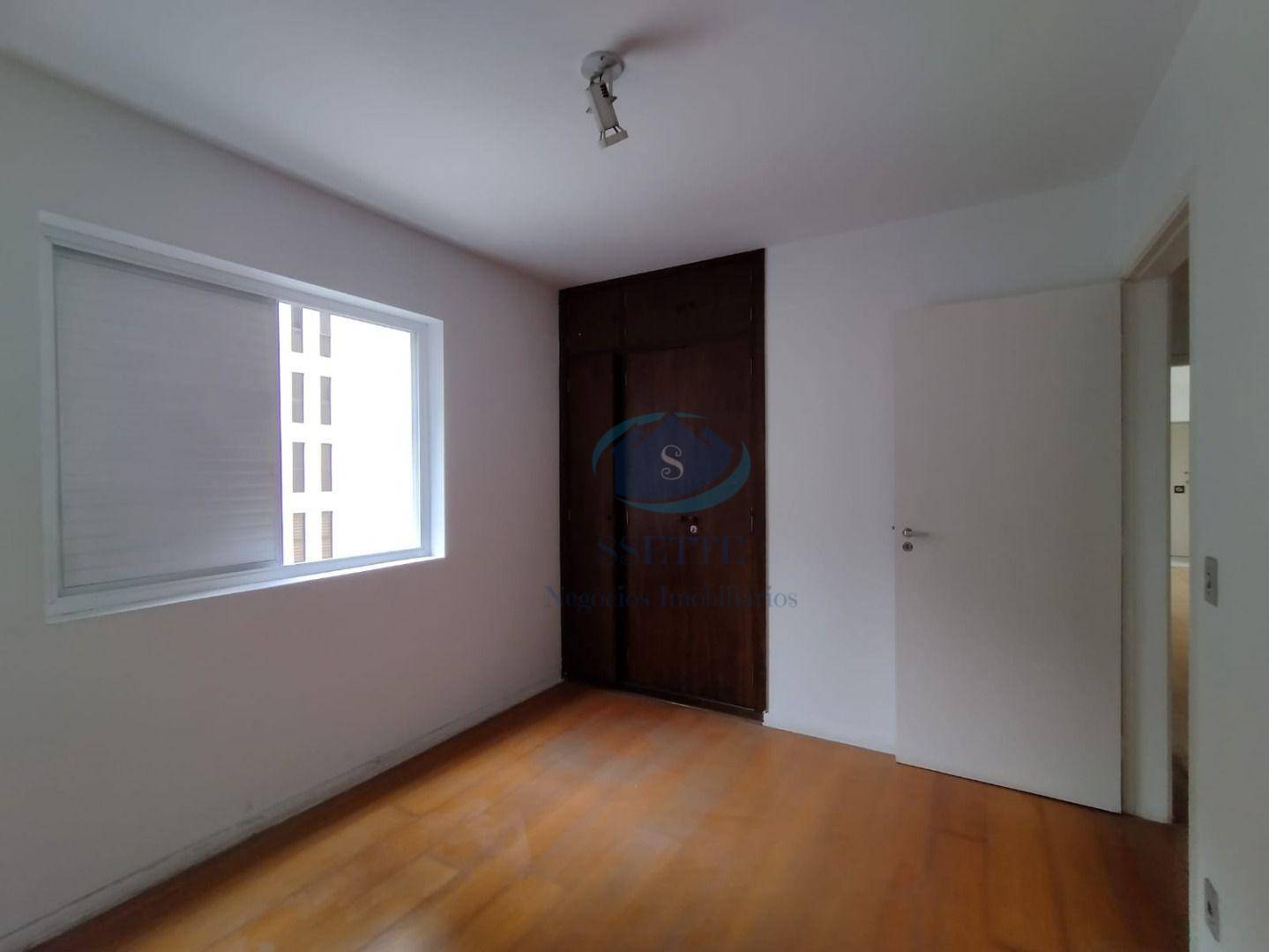 Apartamento para alugar com 3 quartos, 157m² - Foto 10