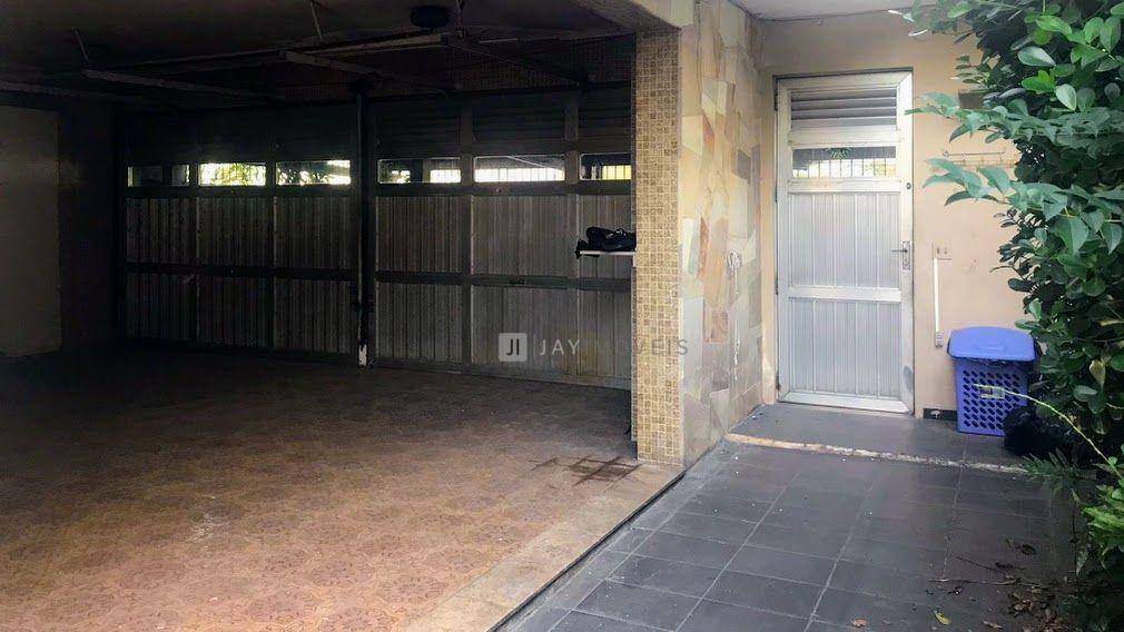 Casa à venda com 4 quartos, 300m² - Foto 37