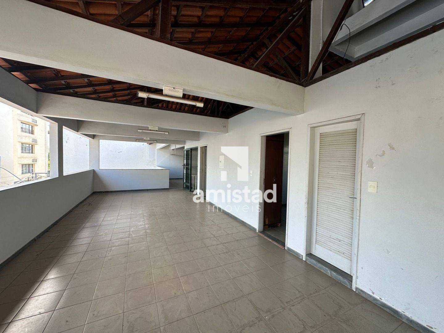 Casa para alugar com 6 quartos, 280m² - Foto 20