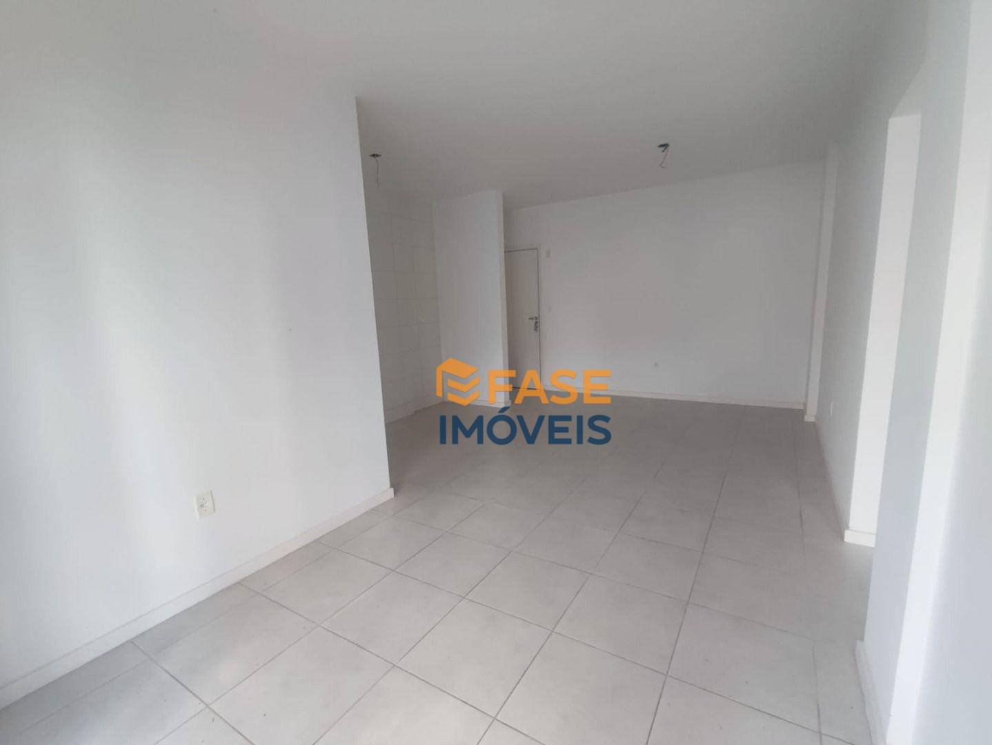 Apartamento à venda com 3 quartos, 79m² - Foto 4