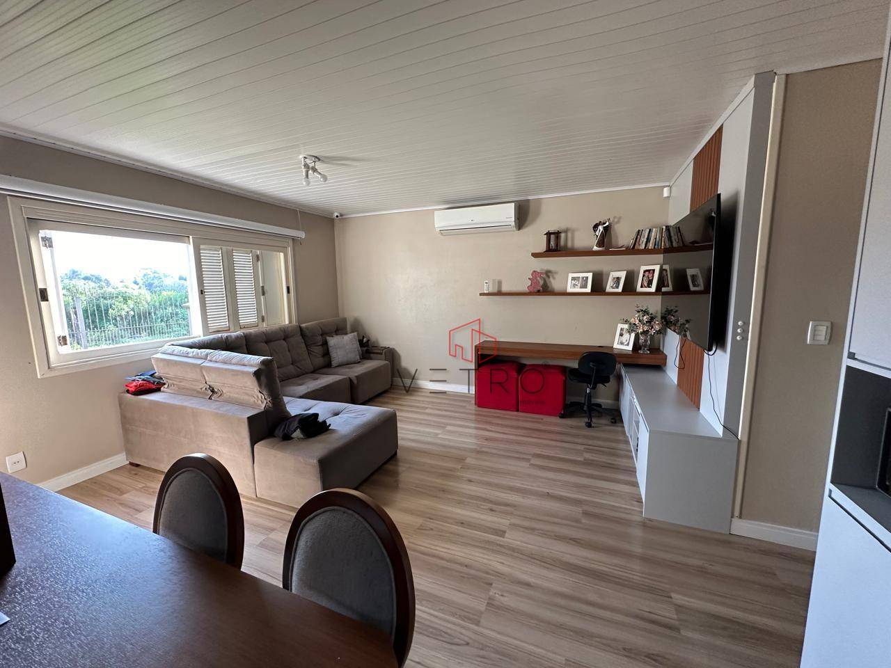 Casa à venda com 2 quartos, 67m² - Foto 1