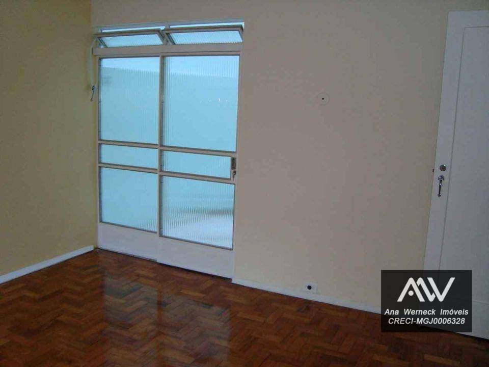 Apartamento à venda com 2 quartos, 60m² - Foto 2