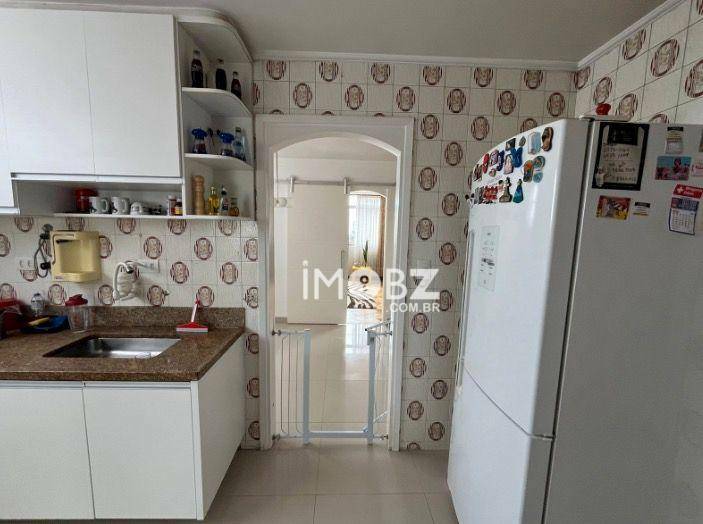 Apartamento à venda com 3 quartos, 200m² - Foto 6