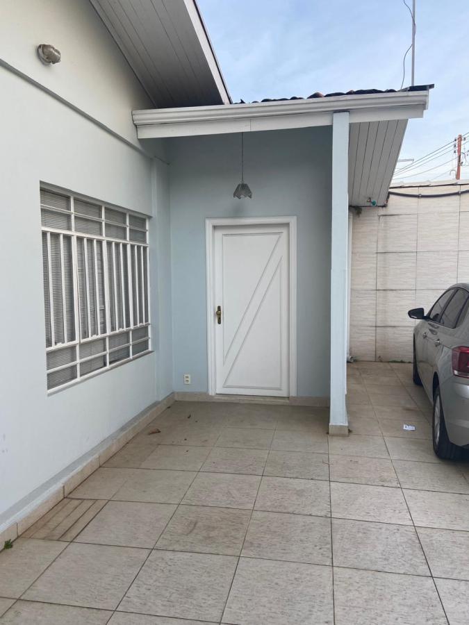 Casa à venda com 3 quartos, 250m² - Foto 1