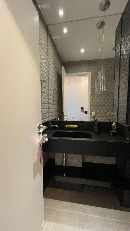 Apartamento para alugar com 3 quartos, 135m² - Foto 3