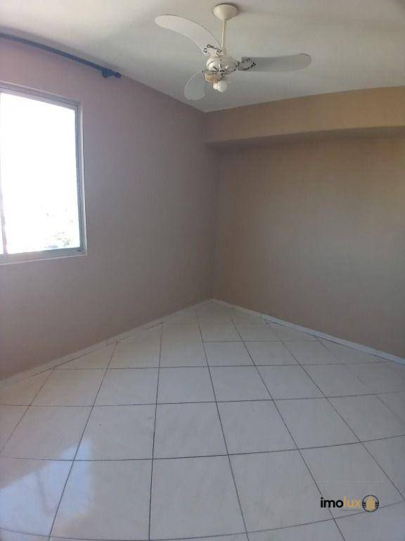Apartamento à venda com 2 quartos, 56m² - Foto 4