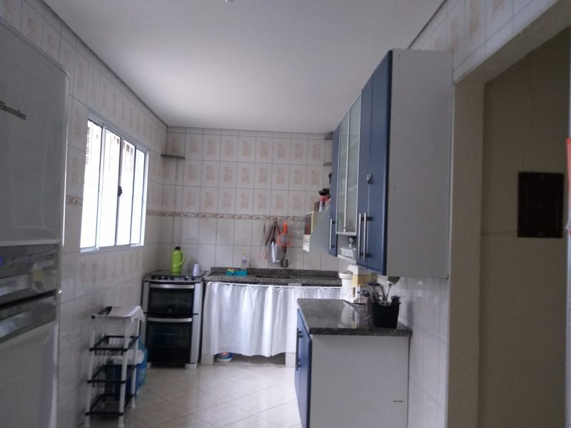 Casa à venda com 4 quartos, 120m² - Foto 2