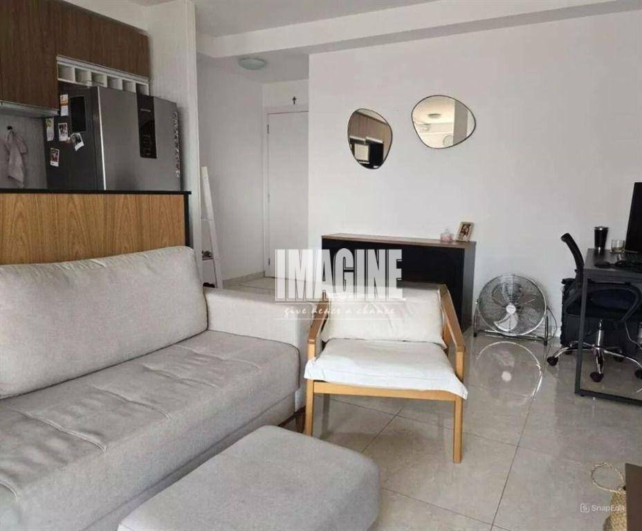 Apartamento à venda com 2 quartos, 70m² - Foto 2