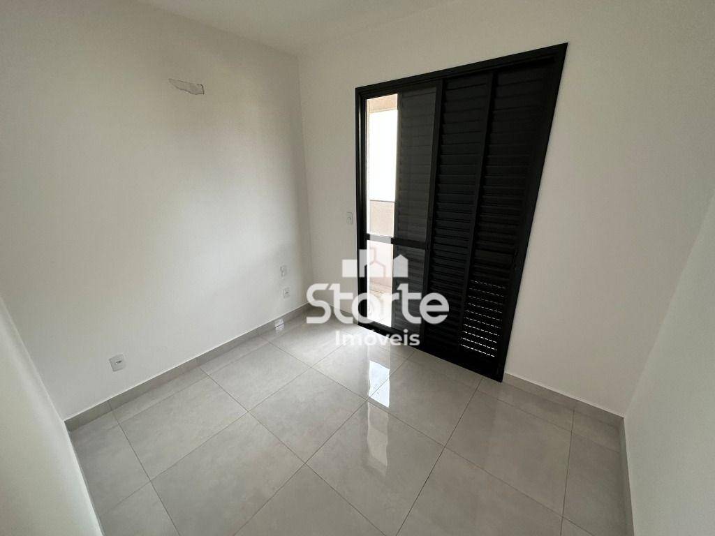 Apartamento à venda com 2 quartos, 65m² - Foto 4