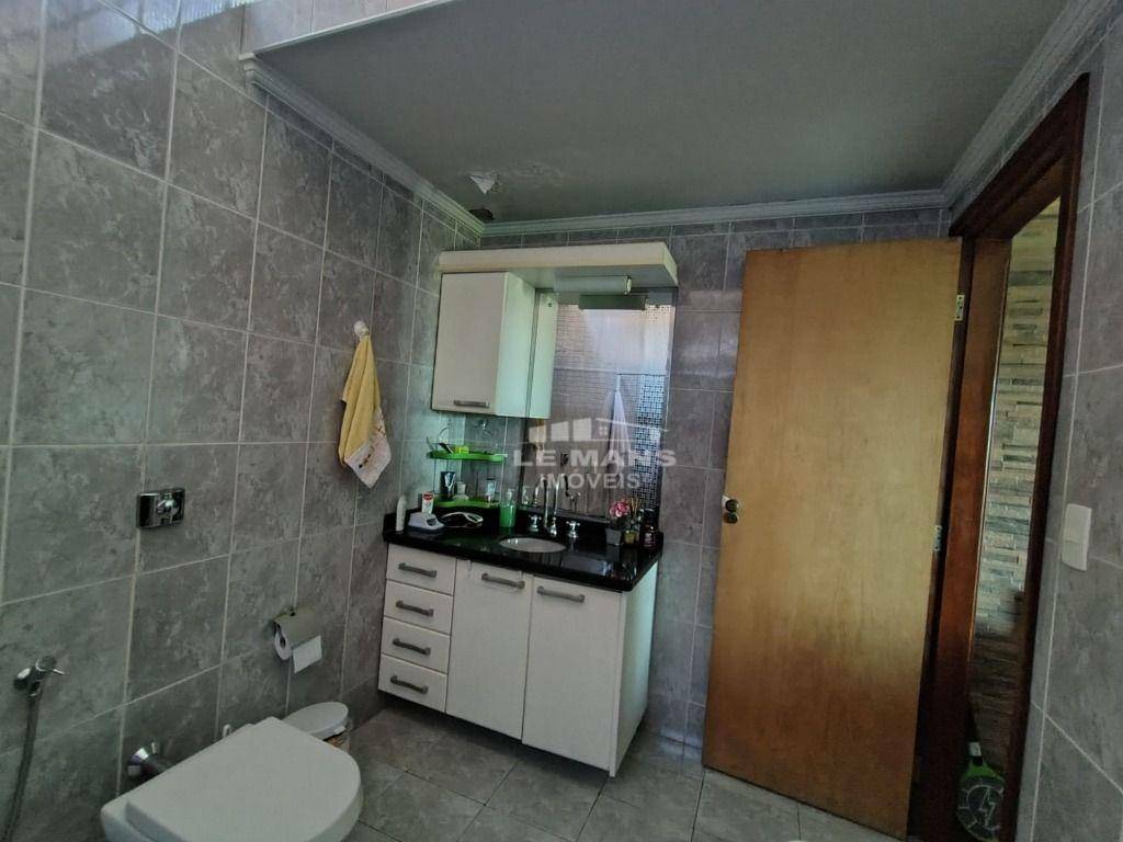 Casa à venda com 6 quartos, 296m² - Foto 12