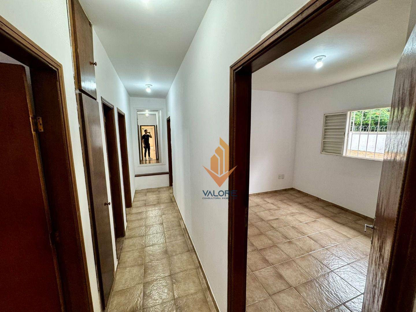 Casa à venda com 4 quartos, 300m² - Foto 24