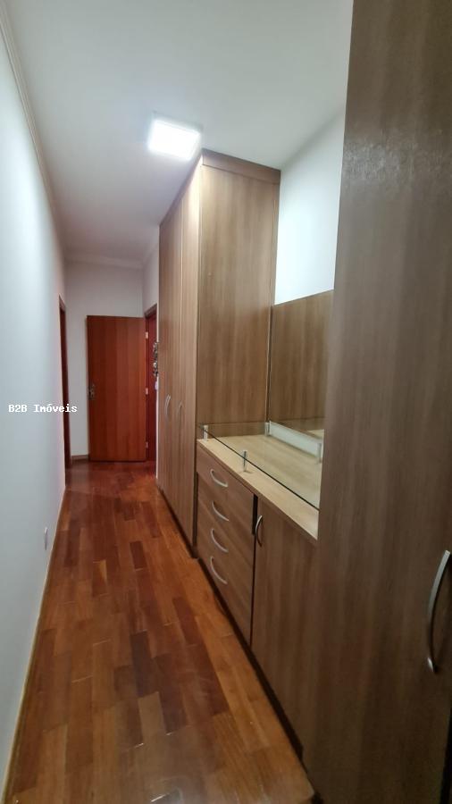 Casa à venda com 3 quartos, 270m² - Foto 16