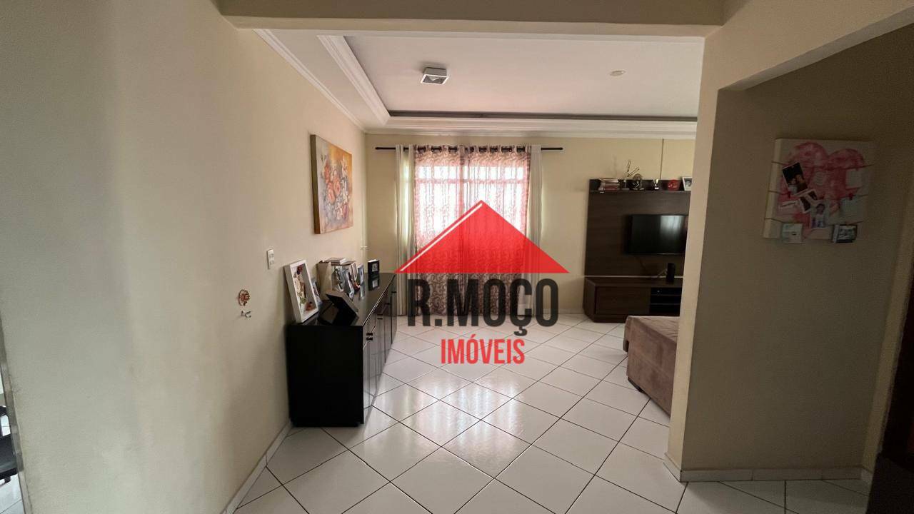 Casa para alugar com 4 quartos, 140m² - Foto 2