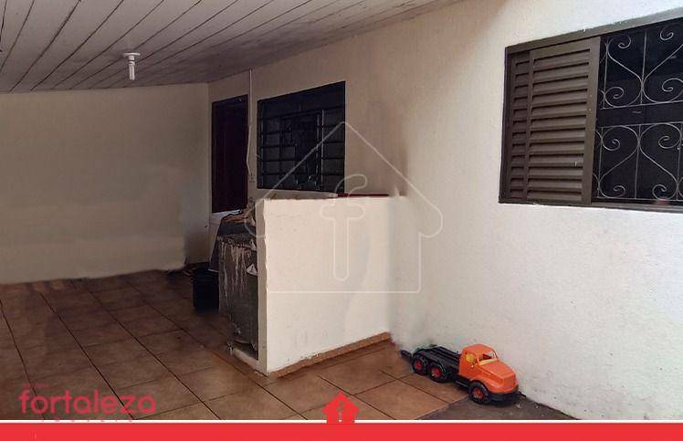 Casa à venda com 2 quartos, 140m² - Foto 14