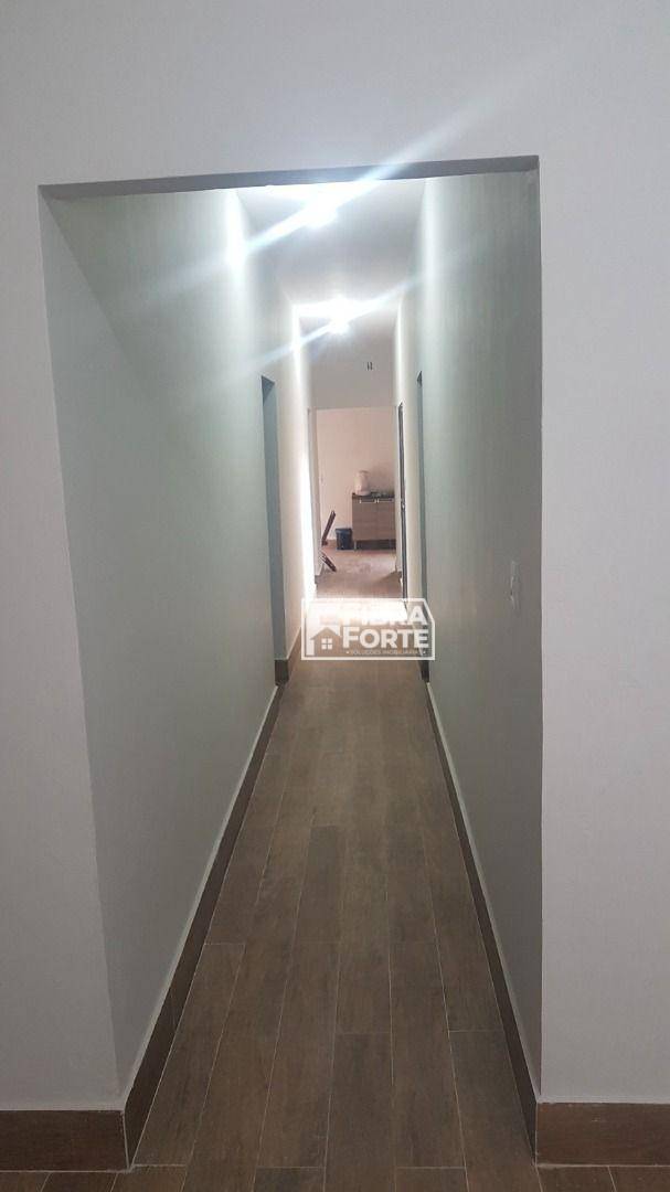 Casa à venda com 3 quartos, 200m² - Foto 14