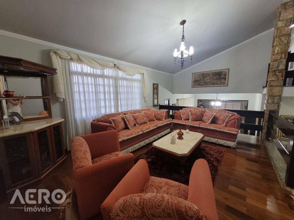 Casa à venda com 4 quartos, 363m² - Foto 31