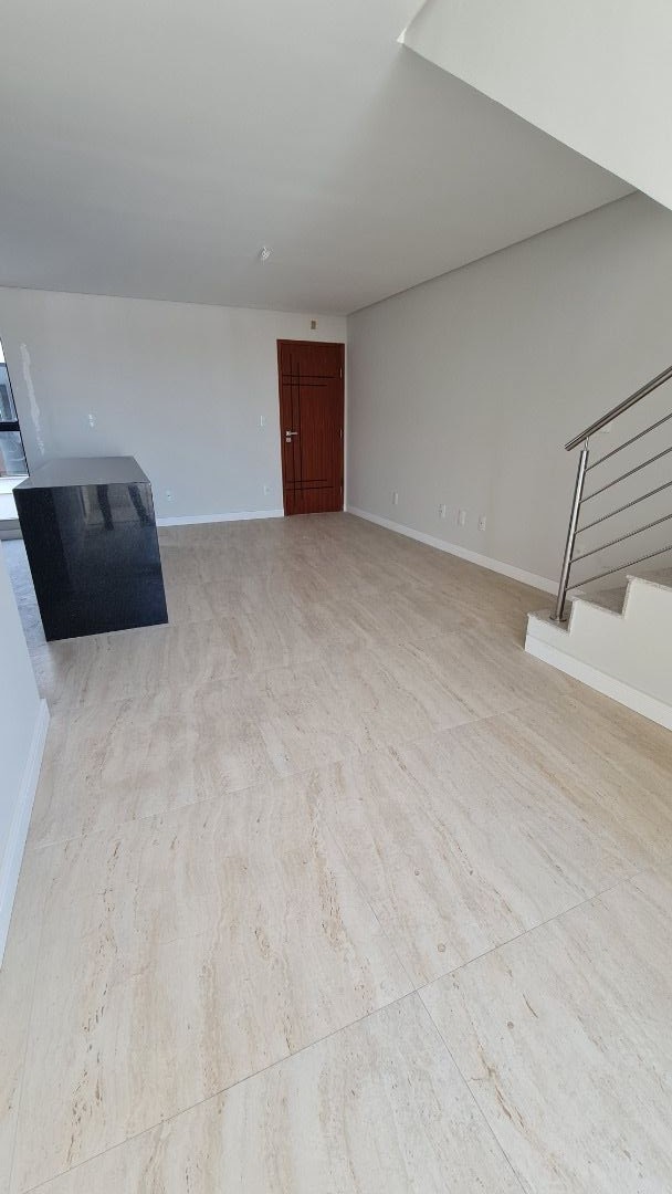 Cobertura à venda com 4 quartos, 200m² - Foto 4