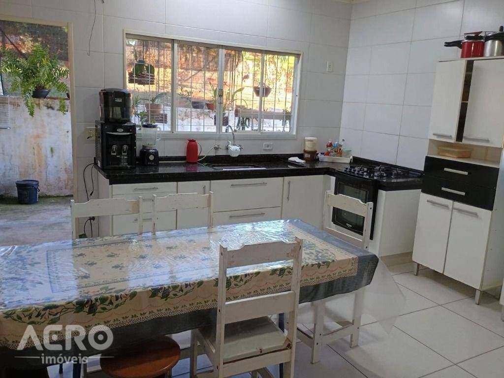 Casa à venda com 3 quartos, 106m² - Foto 10